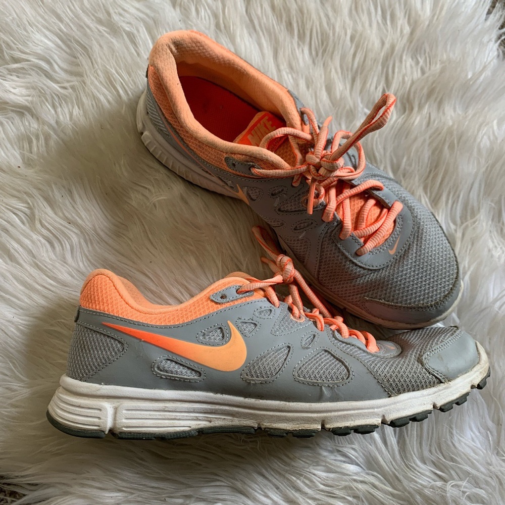 Nike Revolution 2